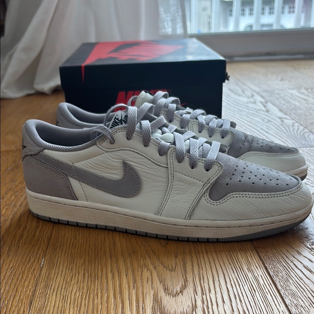 Air Jordan 1 Retro Low OG Atmosphere Grey 10.5 men